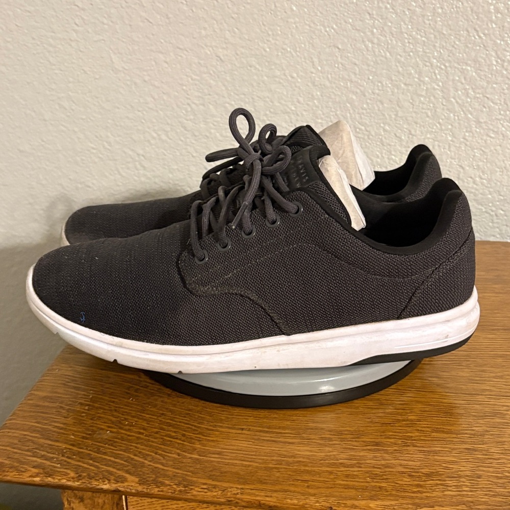 Men's Black Travis Mathew The daily woven